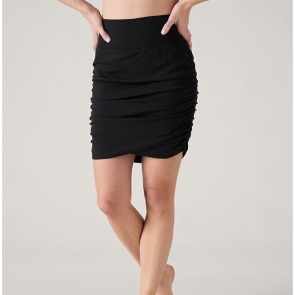 Athleta Transcend Sporty Athletic Activewear Skort Skirt w Shorts Stretchy Small